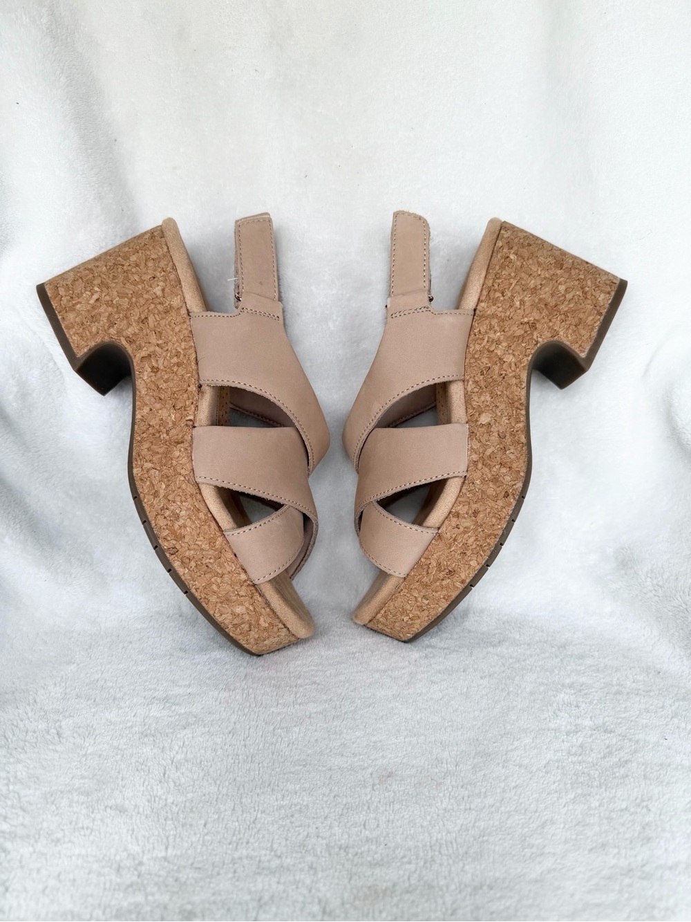 Clarks Women's Nerisa Grace Round Toe Wedge Sandals  Sand Nubuck Size 7M - Picture 7 of 13